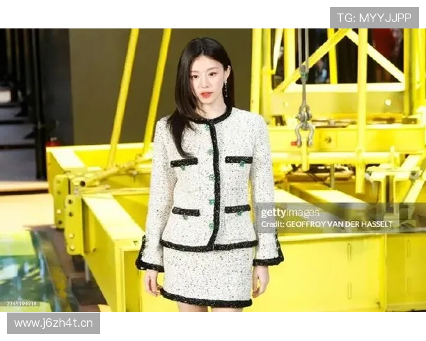 山口茜赛场像战士，机场行李像时装周——这反差也太能打