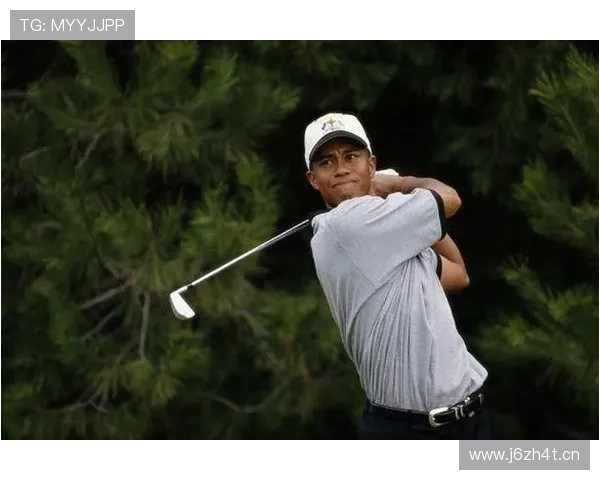 泰格·伍兹穿睡衣进高尔夫球场，这日常真让人懵圈！