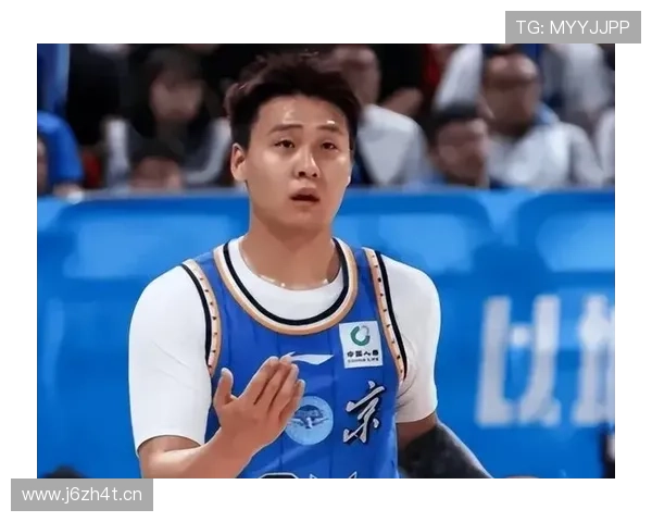 赵睿上场粗犷得能吓人,下场被伺候得像阔少,看到这一幕我尬笑了